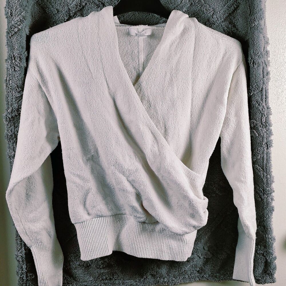 Zella White Hoodie Crossover Size Medium - Picture 3 of 14